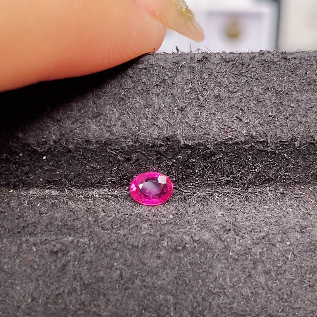 红宝石裸石未镶嵌1411号0.32ct小椭圆颜色浓郁艳丽