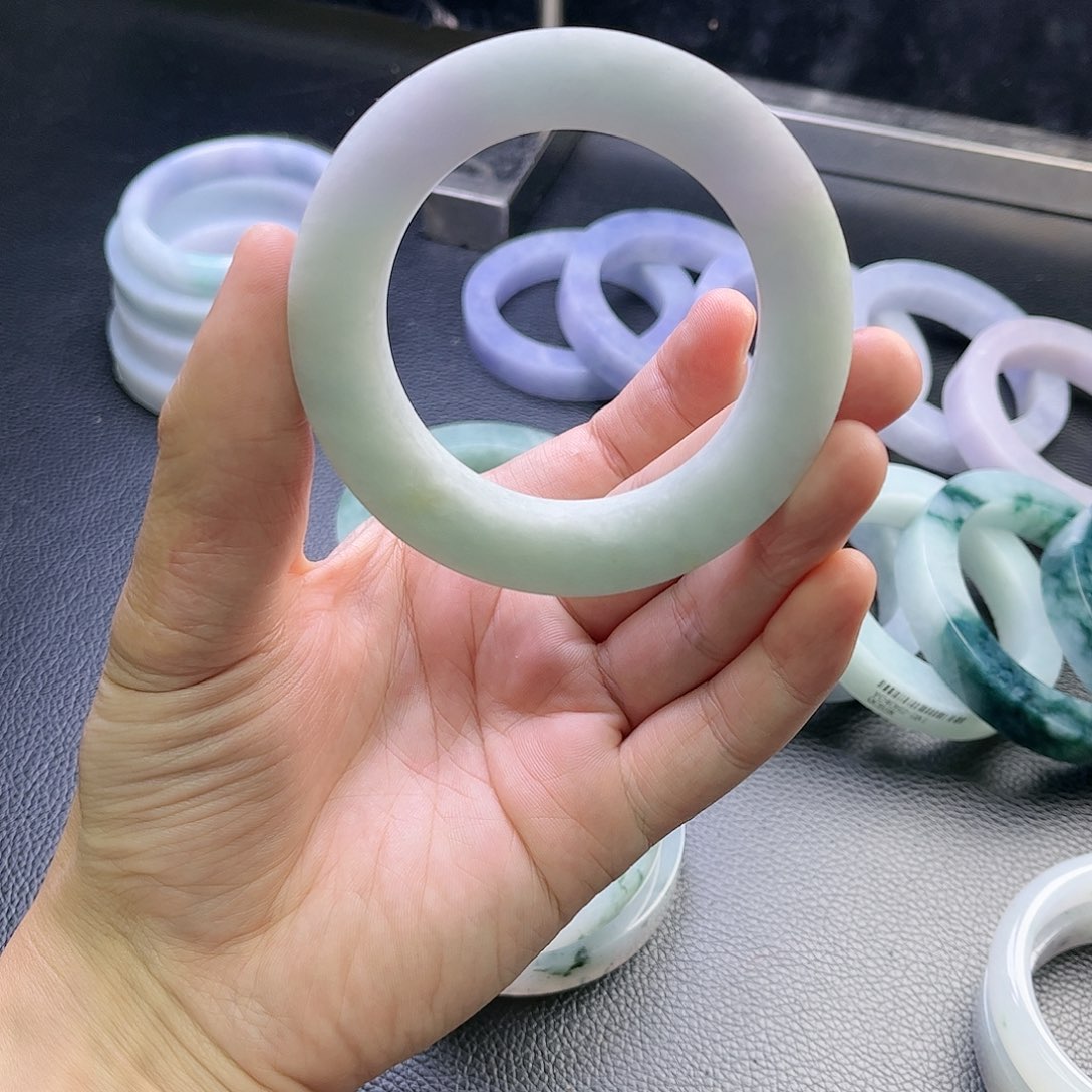 未镶嵌手镯定制翡翠听****悲