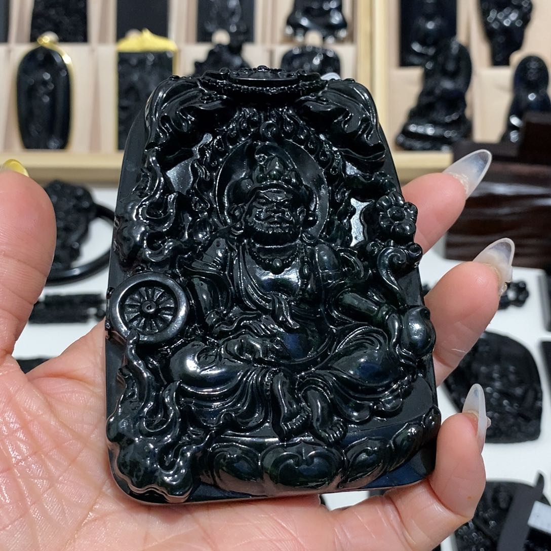 城***阳岫玉未镶嵌纯天然岫玉颈饰