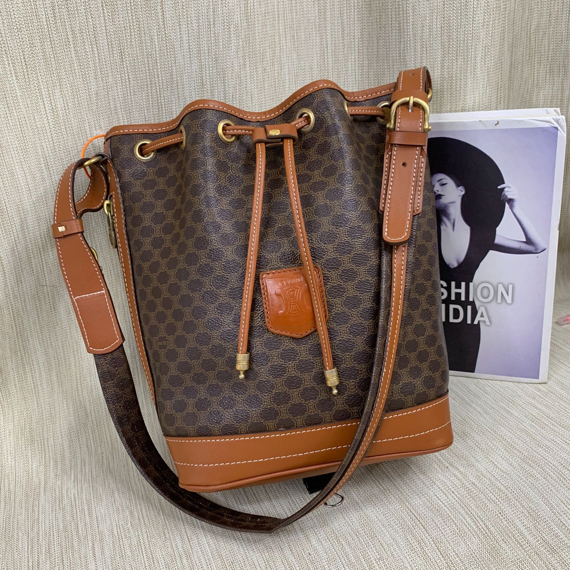 95新 Celine/思琳 老花水桶包/EE09810004/0004/修复品