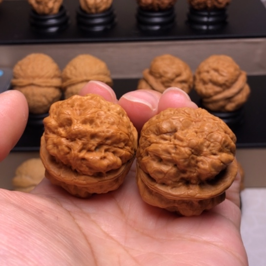 文玩核桃把件龙鳞舍利疙瘩包24