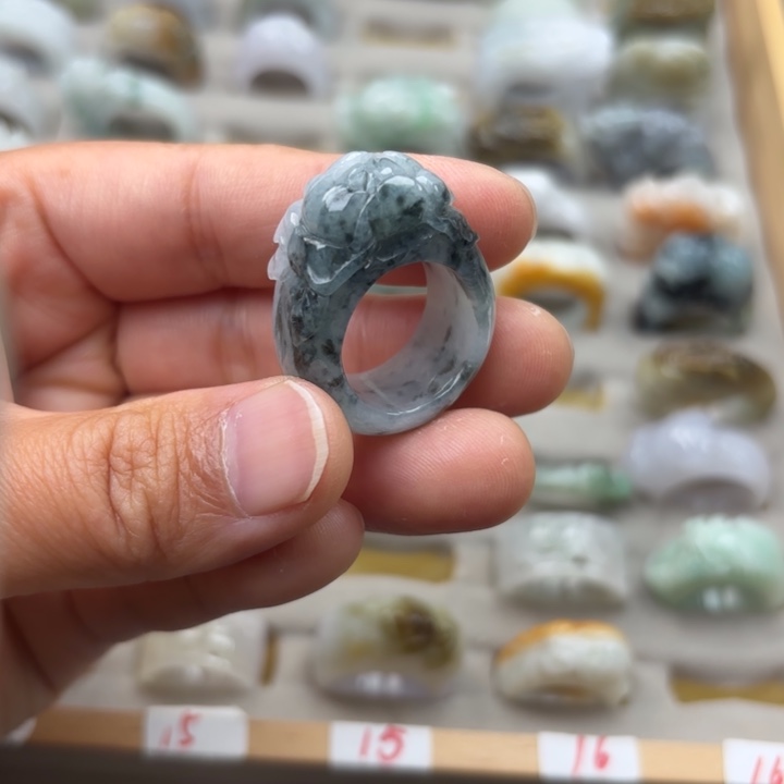 翡翠未镶嵌戒指港码14.5牡丹花211