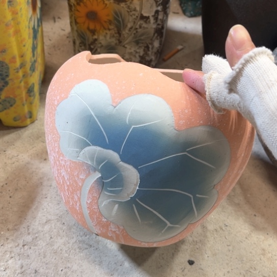 罐默认微瑕，有孔编号16-229