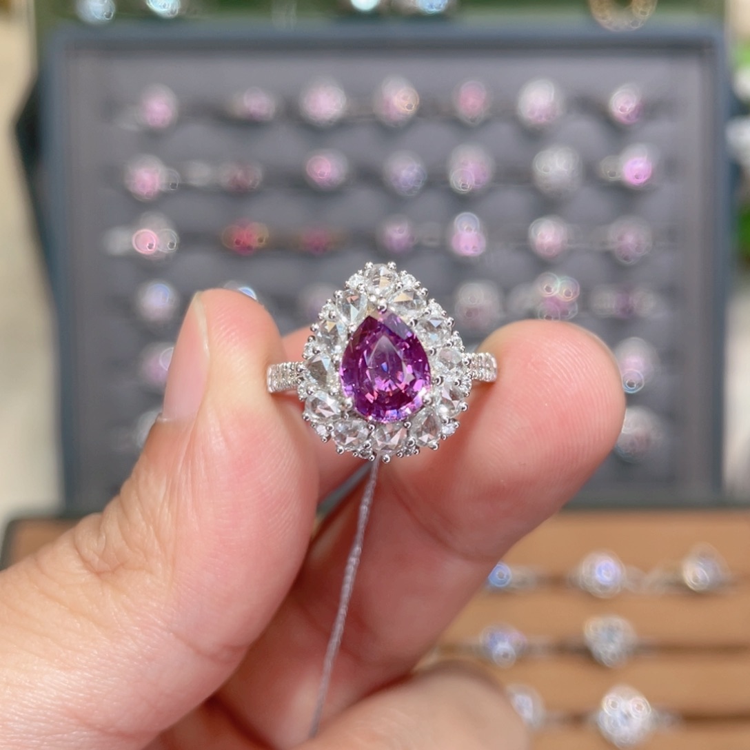 彩色蓝宝石戒指18K金镶嵌1.82ct 无烧