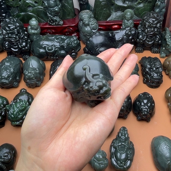 和田玉（糖玉）未镶嵌摆件