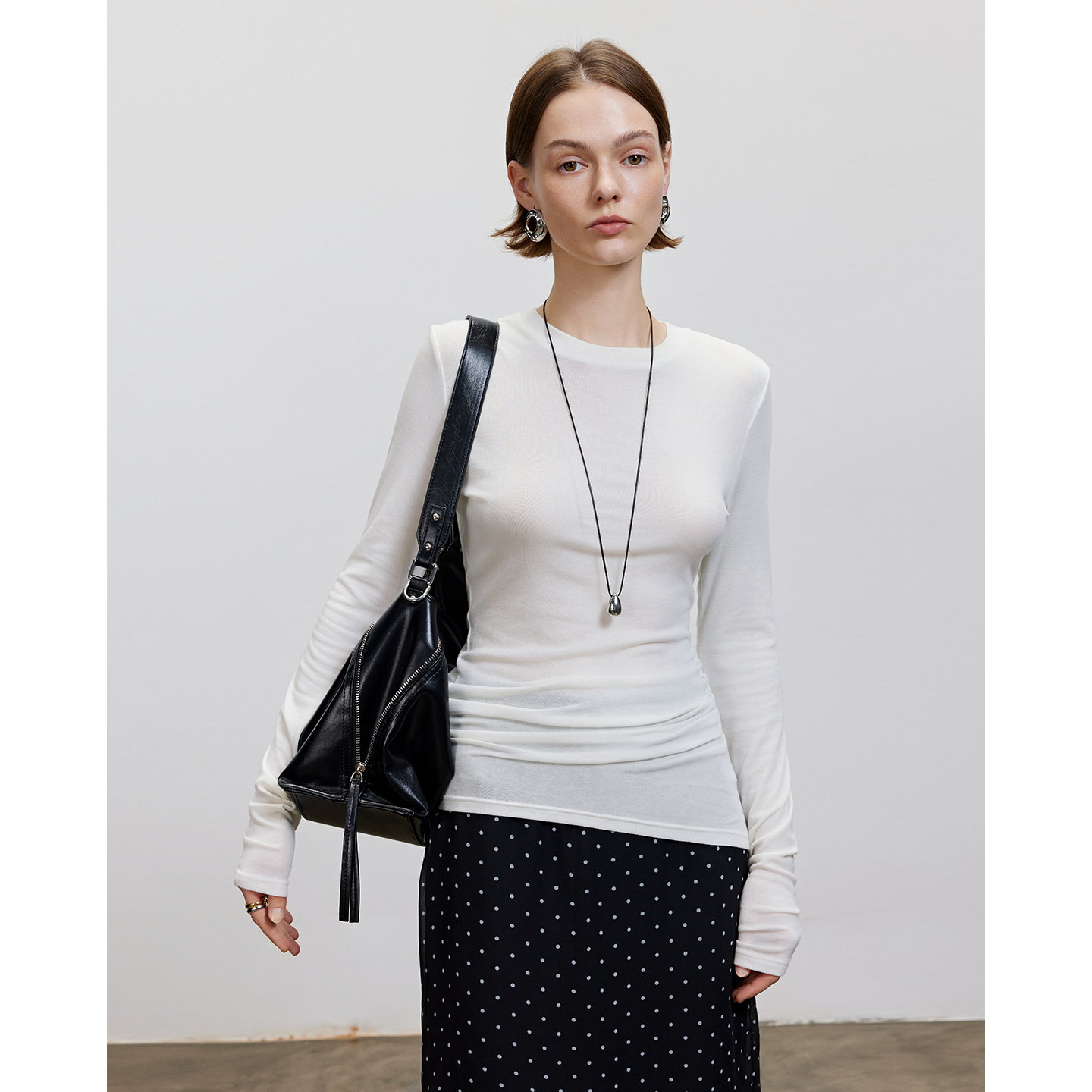 LUR ins百搭基础款纯色打底衫女上衣天丝羊毛内搭圆领显瘦长袖T恤