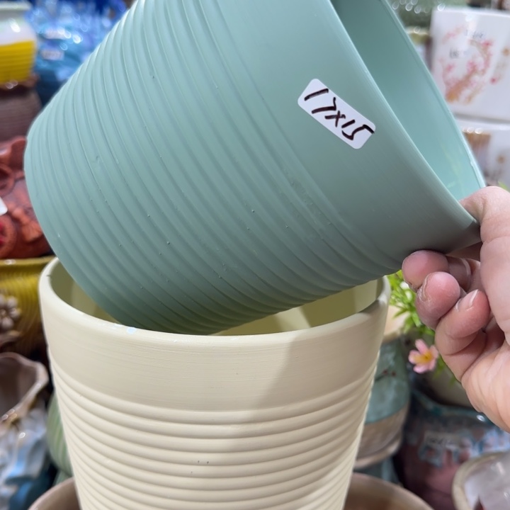 凑9块包邮，有孔花盆