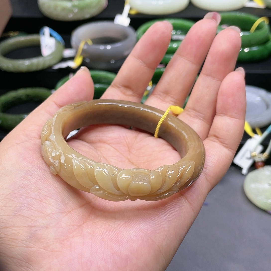 【闪购商品】和田玉手镯5657圈口39未镶嵌