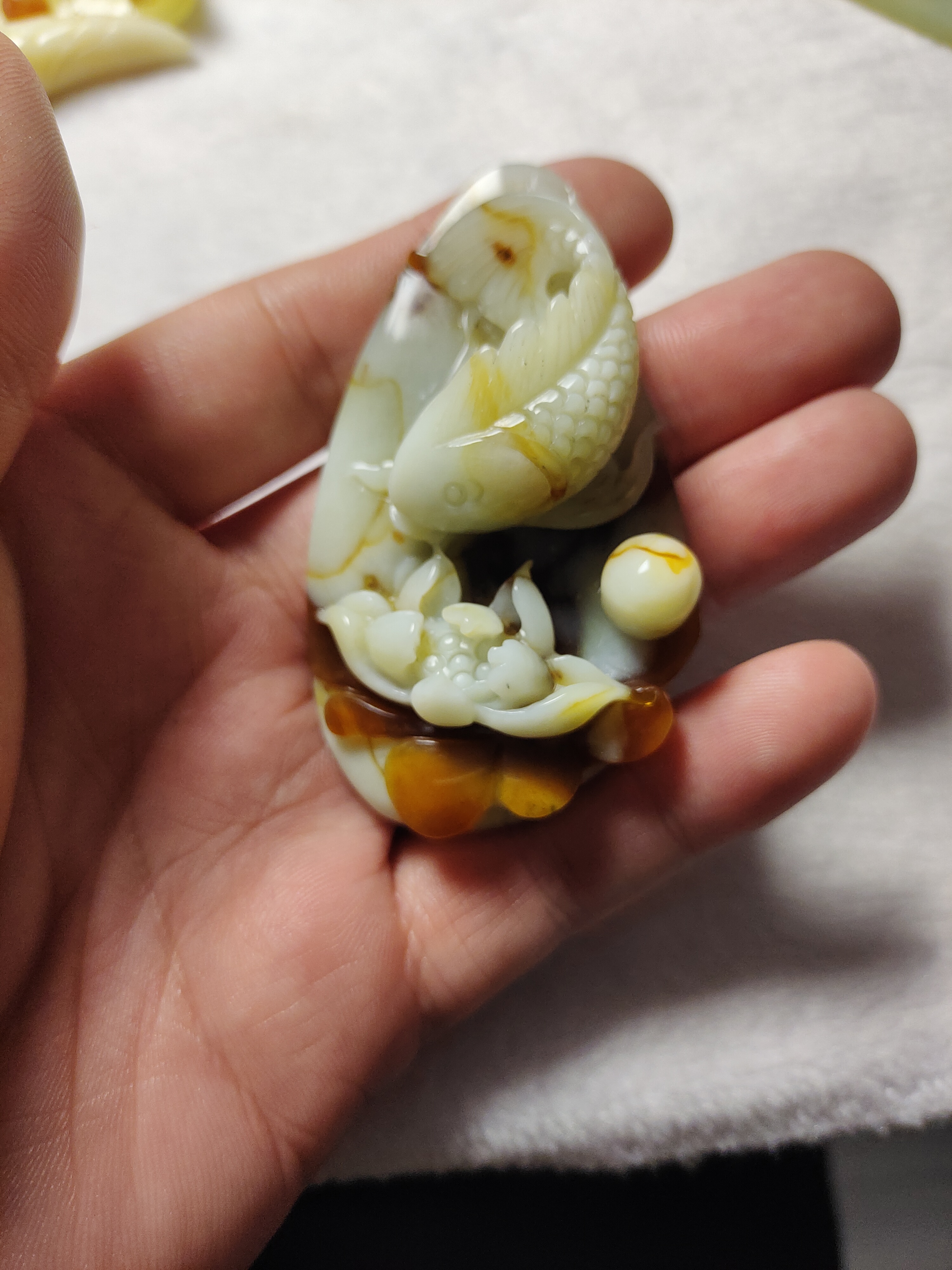 天然花玉  手工俏色巧雕