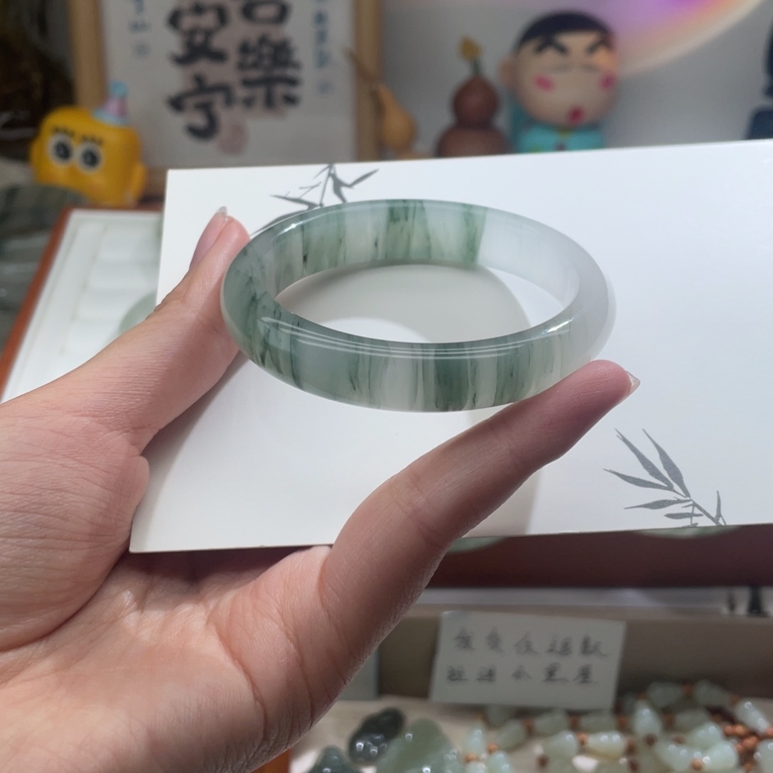 石英质玉（天山翠）未镶嵌手镯54圈口