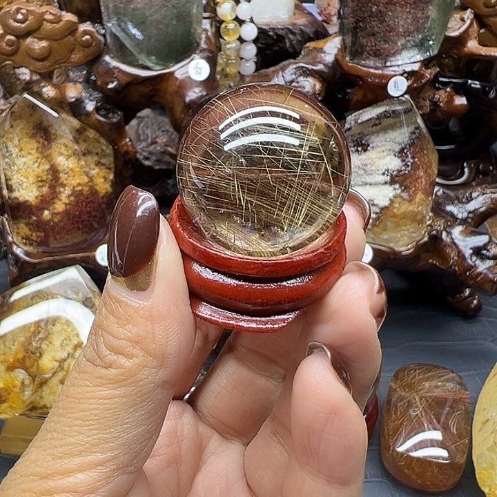阳***阳水晶未镶嵌珠宝半成品