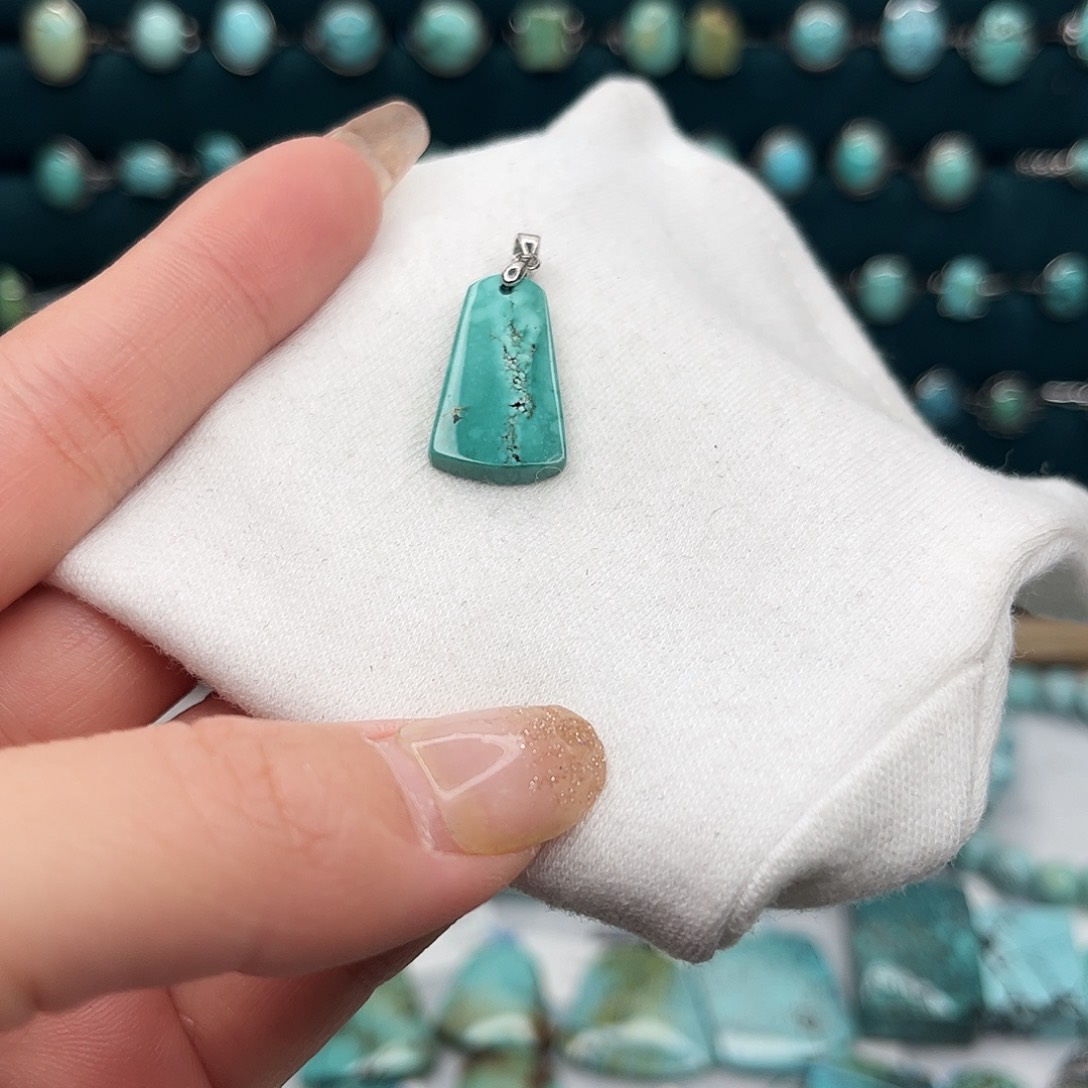 绿松石绿松石未镶嵌