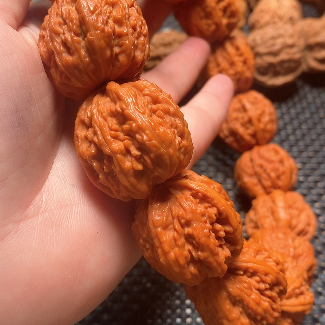 文玩核桃手串粗筋大手持