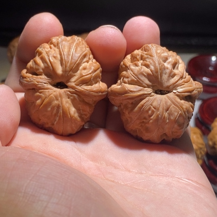 火***花文玩核桃把件42元宝