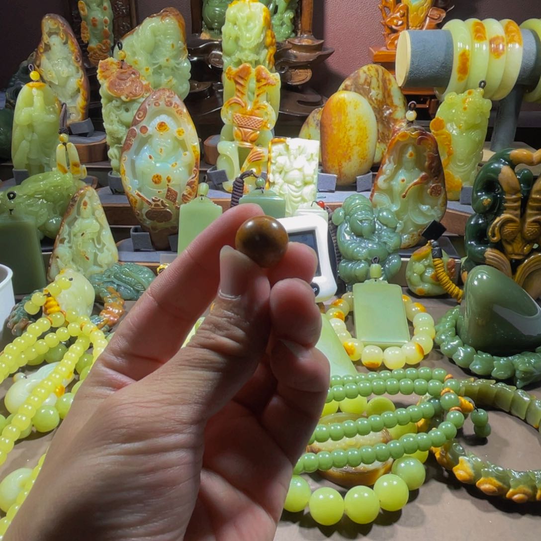 大***猫透闪石质玉未镶嵌珠宝奇石