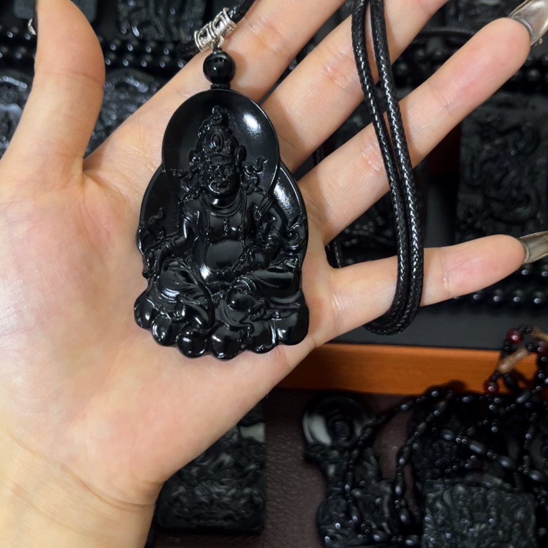 无***题蛇纹石玉未镶嵌颈饰