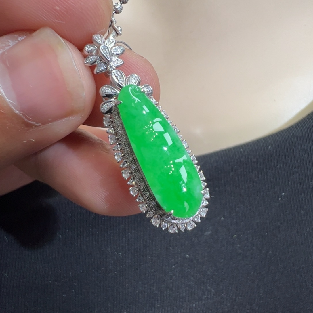 翡翠吊坠(不含链)18K金镶嵌