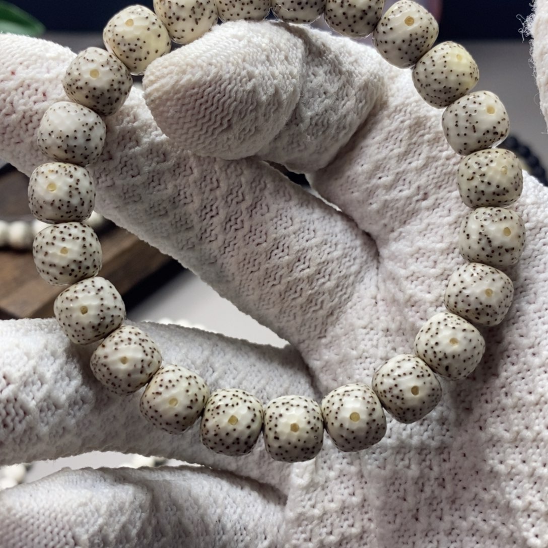 麦***D吊坠星月菩提骨瓷白龙鳞