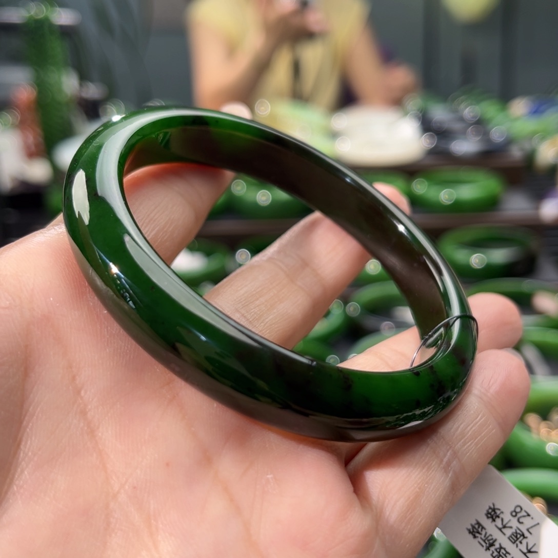 和田玉（碧玉）手镯未镶嵌