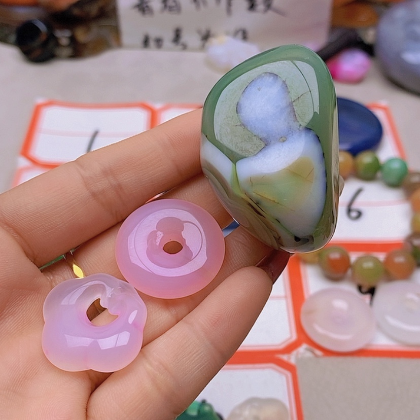 【闪购商品】未镶嵌玛瑙/玉髓珠宝半成品云****巅