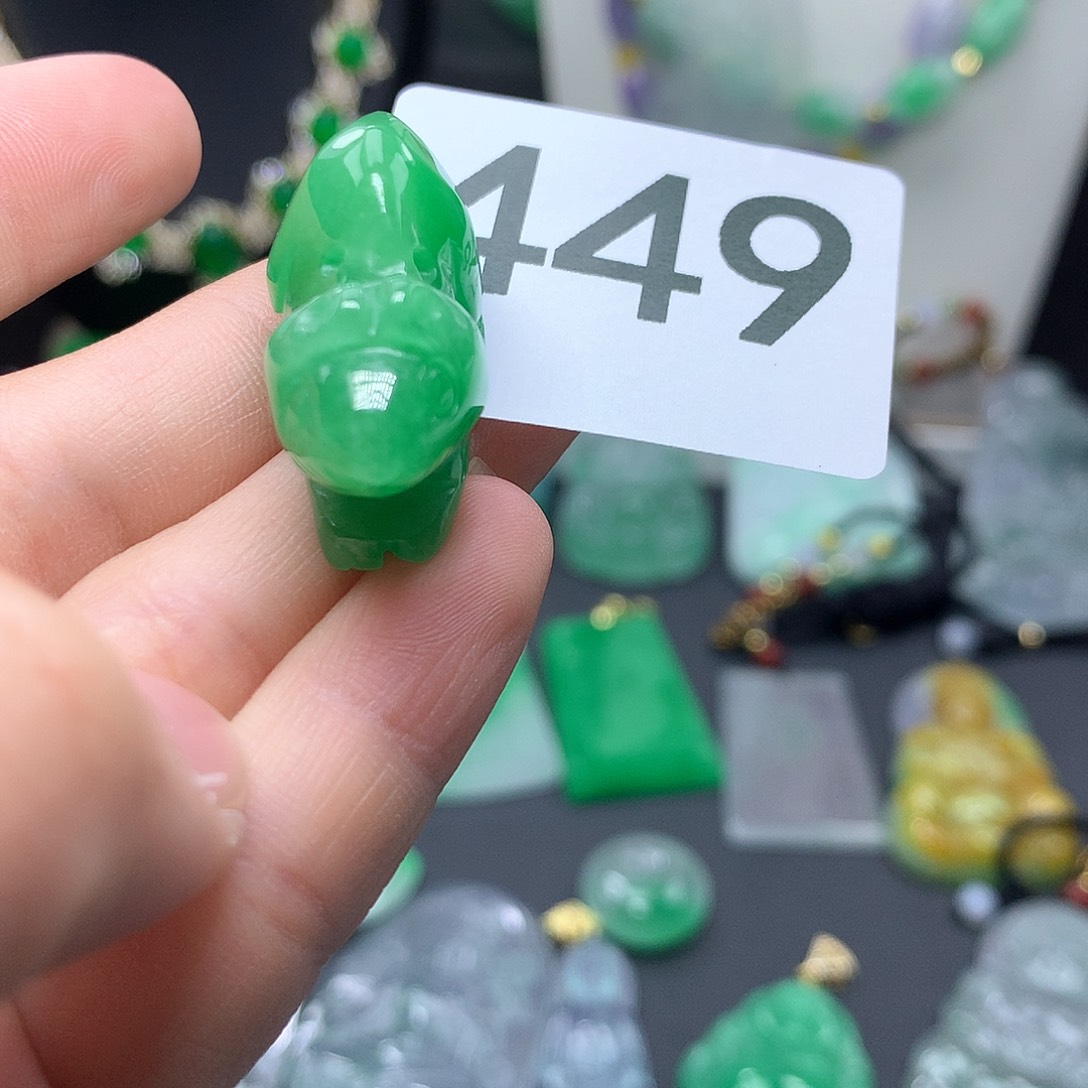 翡翠颈饰未镶嵌翡翠