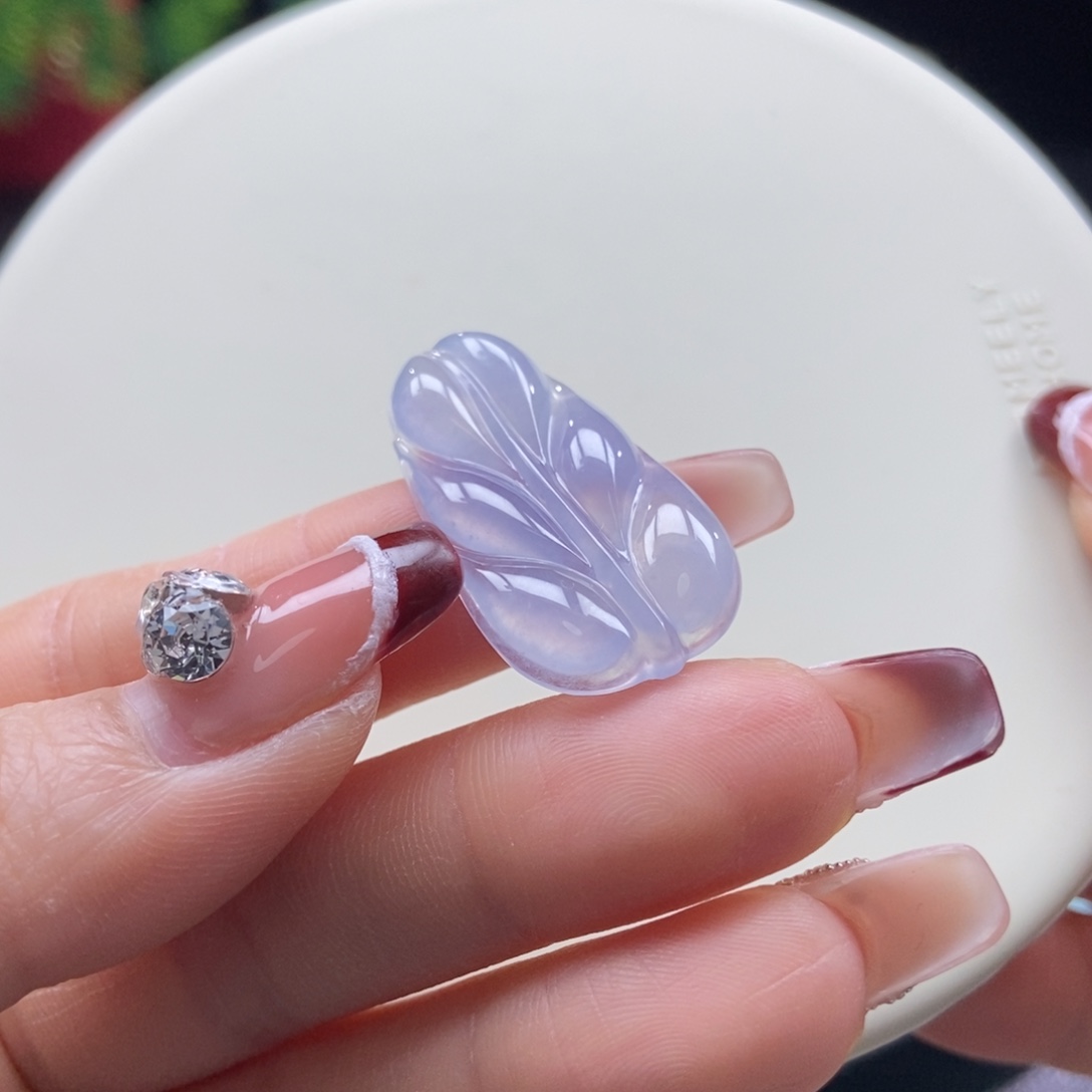 翡翠颈饰未镶嵌翡翠冰紫树叶