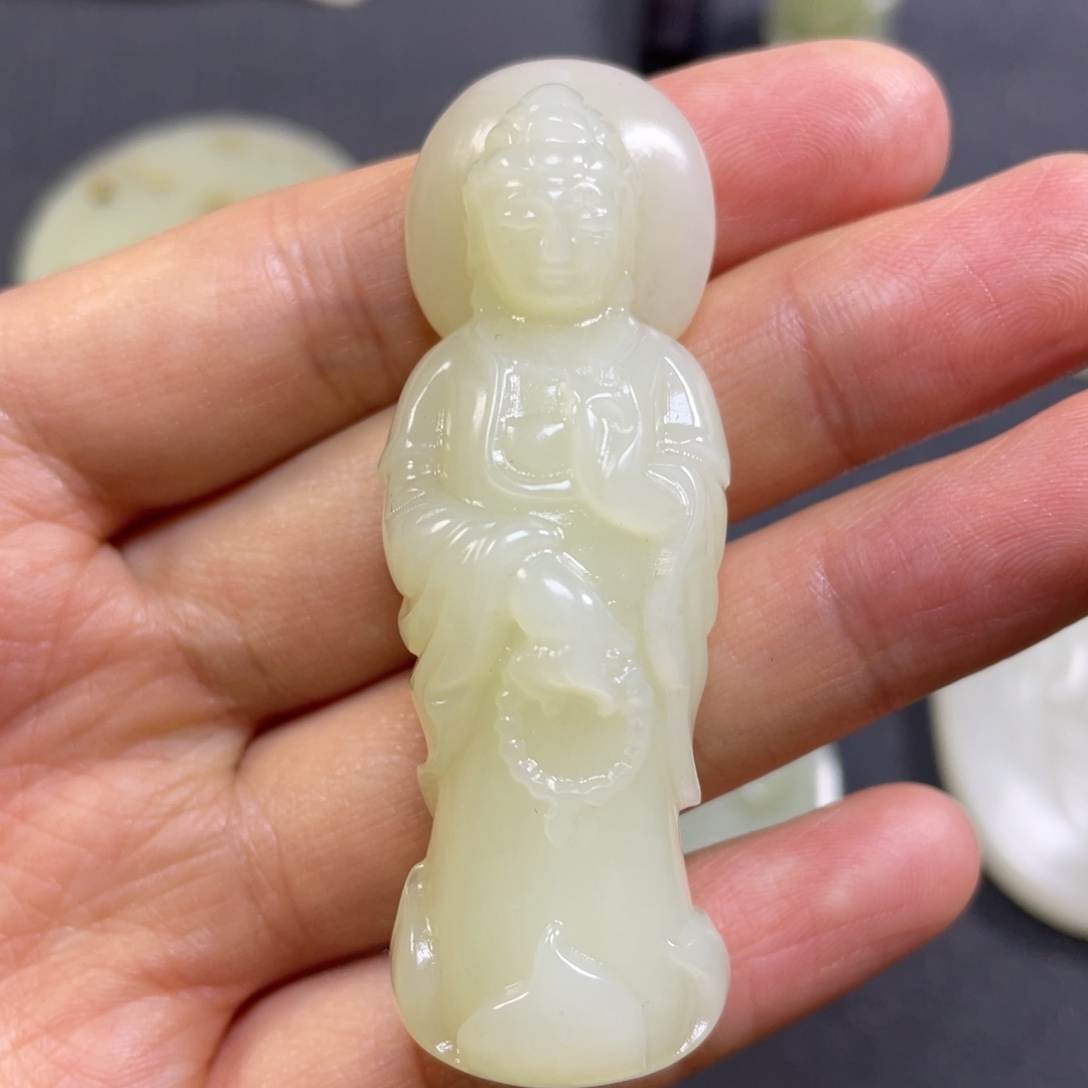 和田玉未镶嵌颈饰