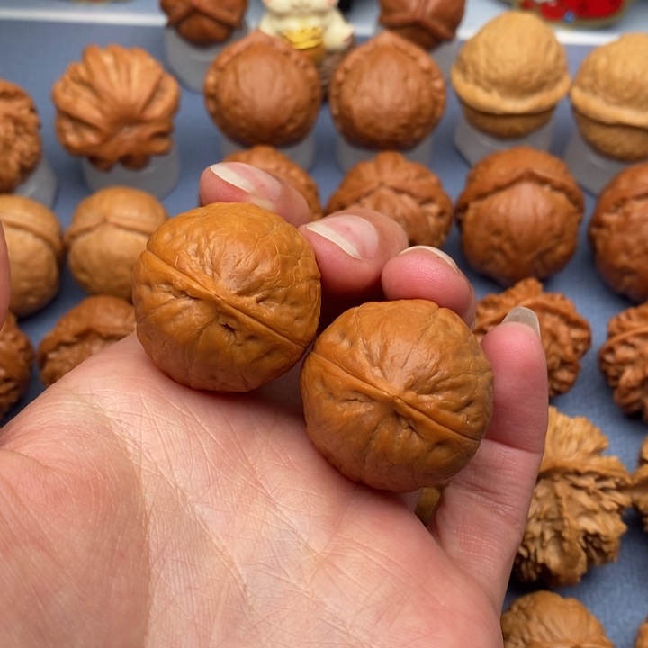 文玩核桃把件青龙珠