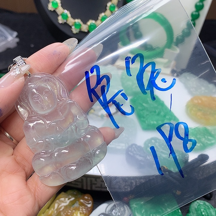 翡翠吊坠(赠链)未镶嵌兔*