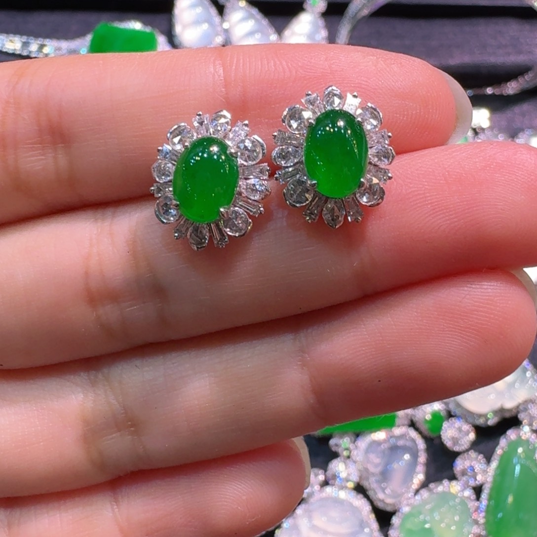 翡翠耳饰18K金镶嵌绿蛋面耳钉