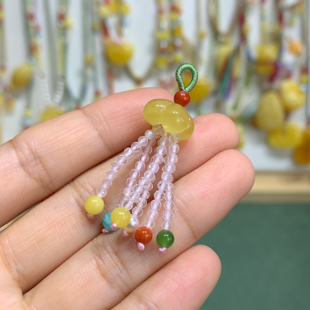 蜜蜡裸石未镶嵌配饰