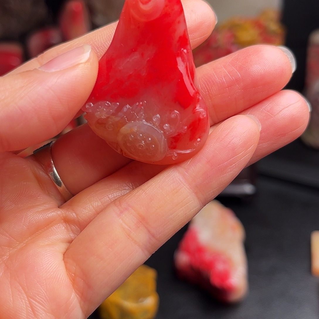 巴林石其他鸡血石挂件