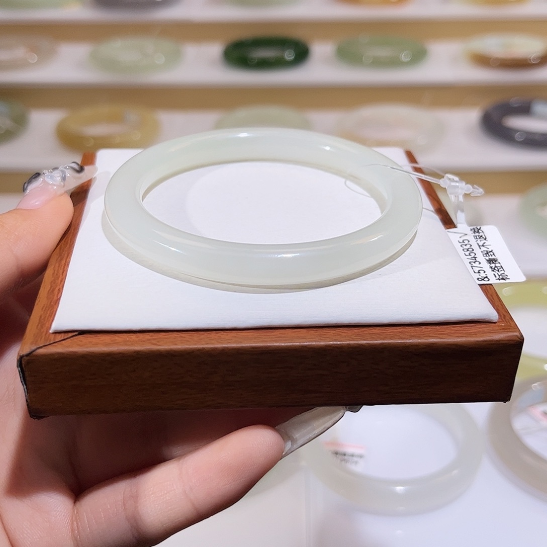 和田玉未镶嵌手镯白冰