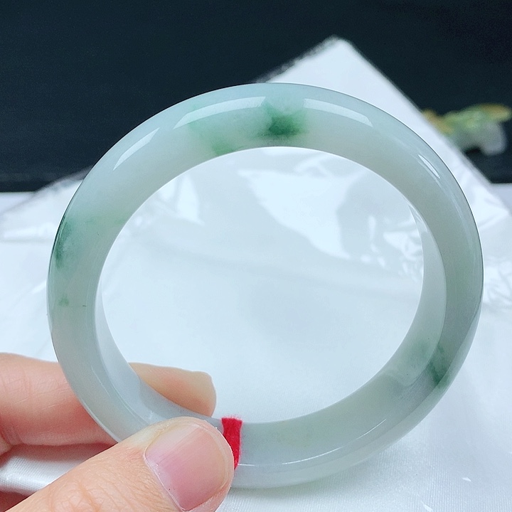 翡翠手镯未镶嵌天然翡翠手镯