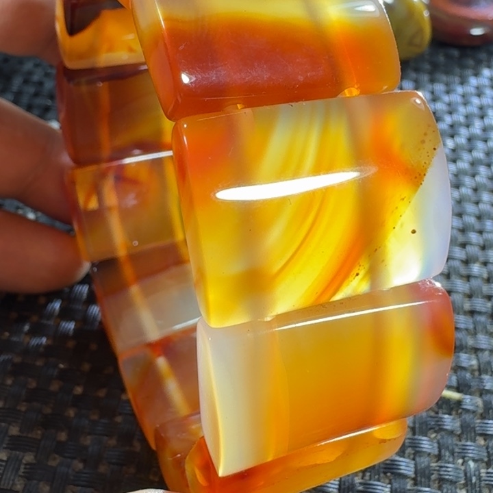 鑫***备玛瑙/玉髓未镶嵌颈饰