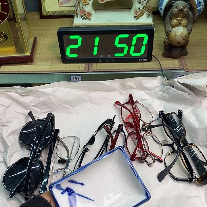 摆件有瑕疵非全新