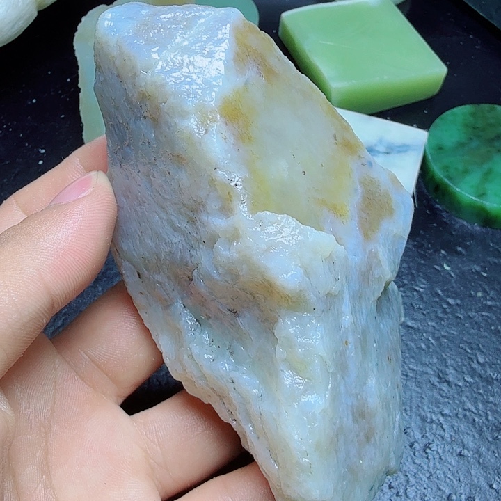 和田玉（糖玉）未镶嵌珠宝奇石