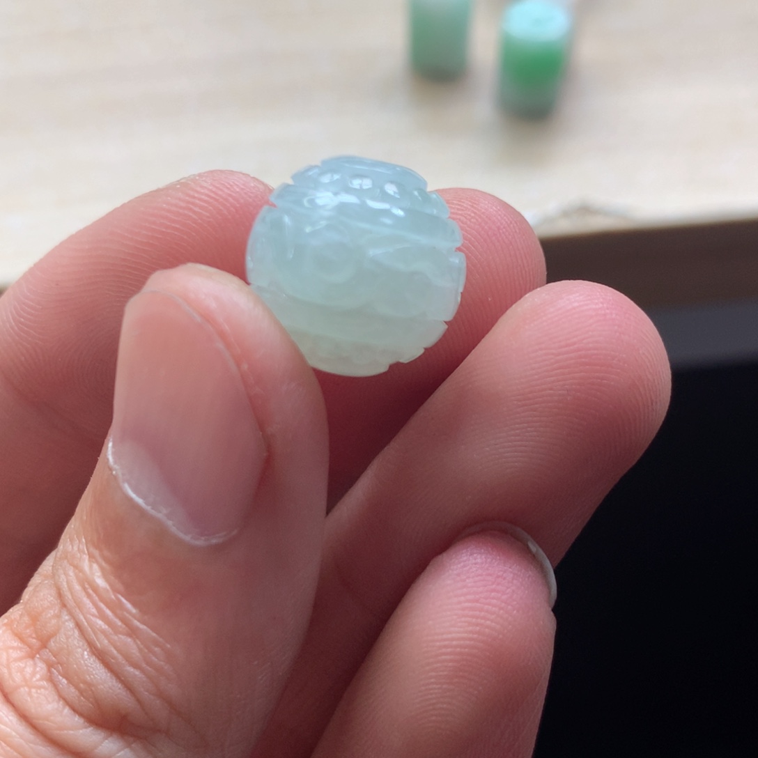 颈饰未镶嵌翡翠吊坠