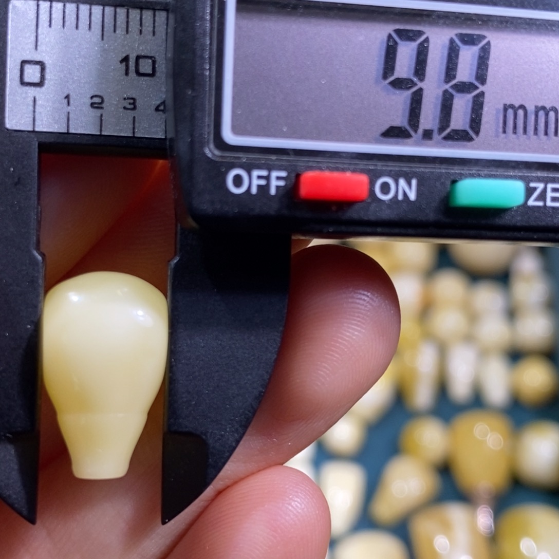 蜜蜡未镶嵌裸石配饰