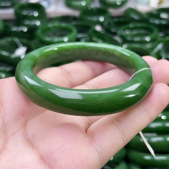 未镶嵌手镯和田玉（碧玉）