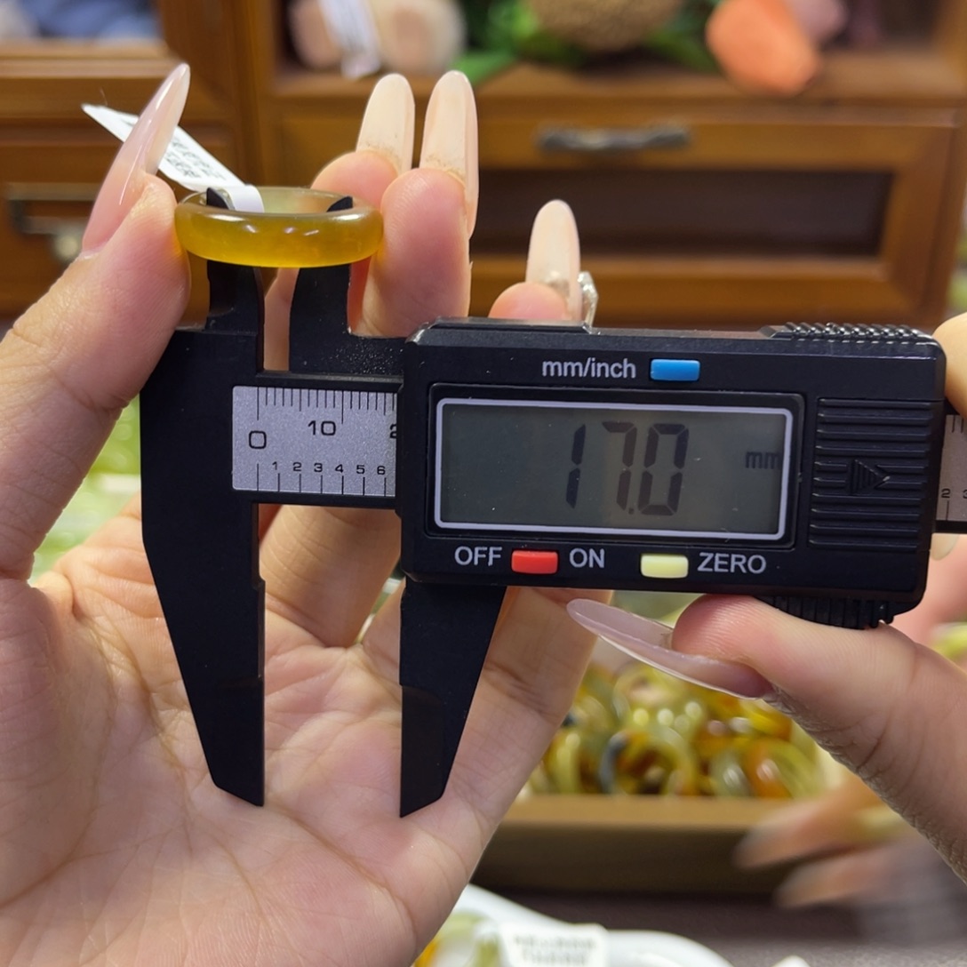 蛇纹石玉未镶嵌手镯52