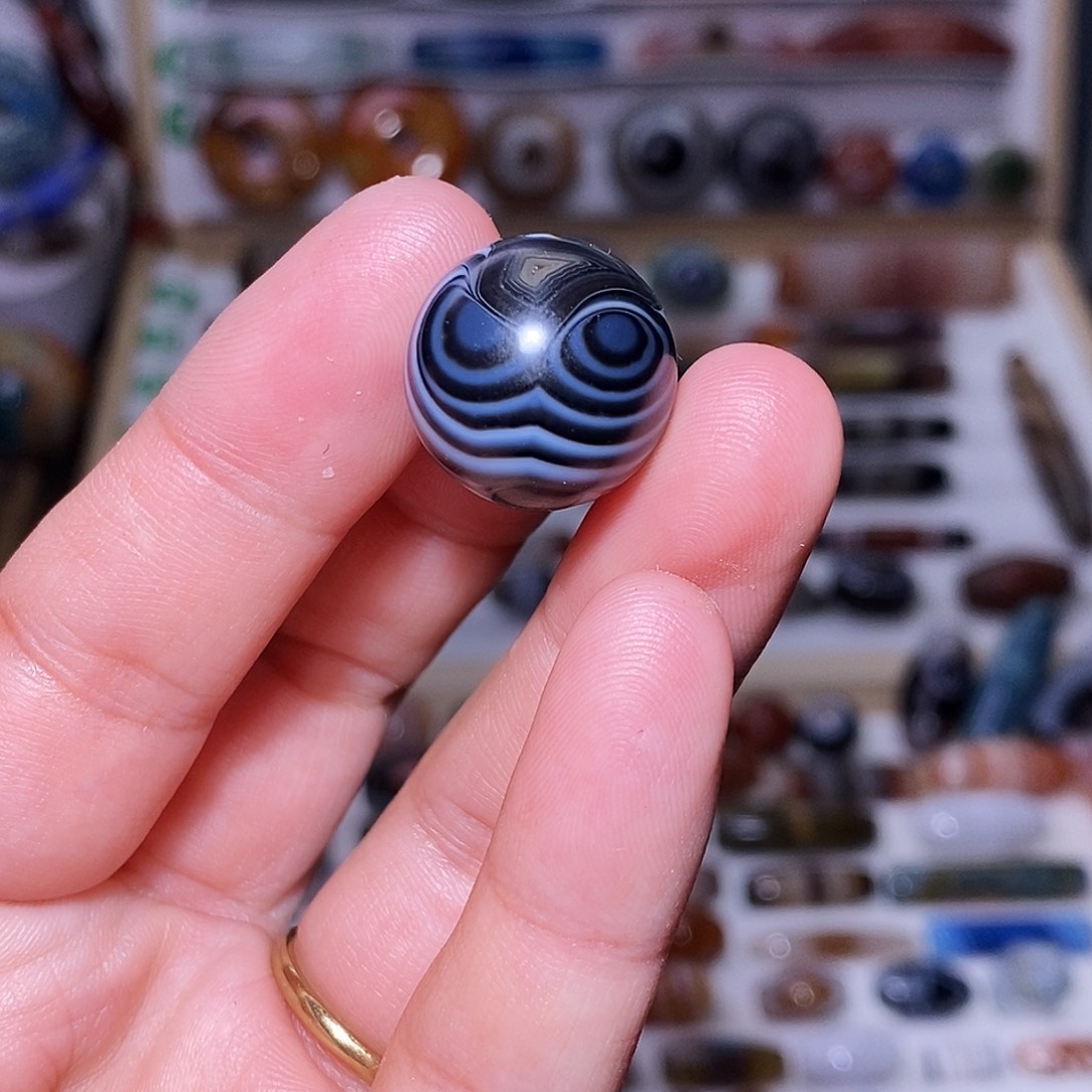 愚***生玛瑙未镶嵌吊坠…..