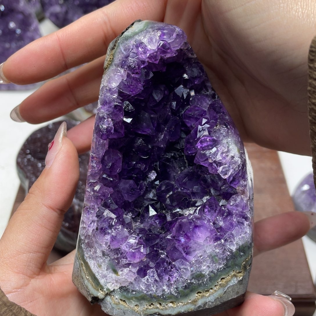 紫晶大型摆件（非配饰）未镶嵌