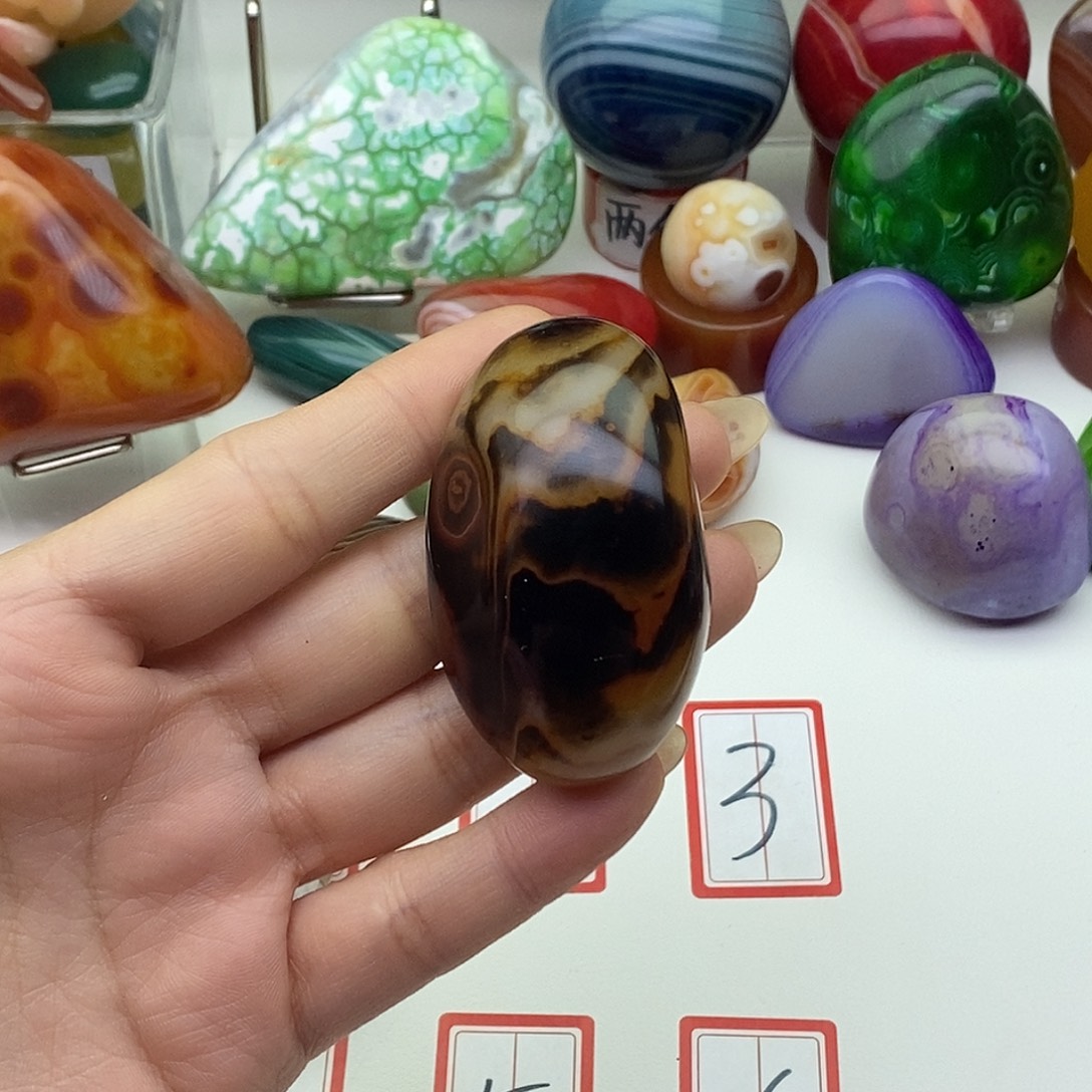 玛瑙/玉髓未镶嵌珠宝奇石