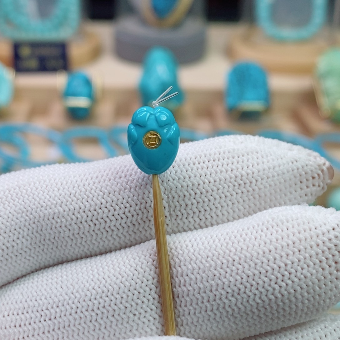 绿松石未镶嵌珠宝奇石