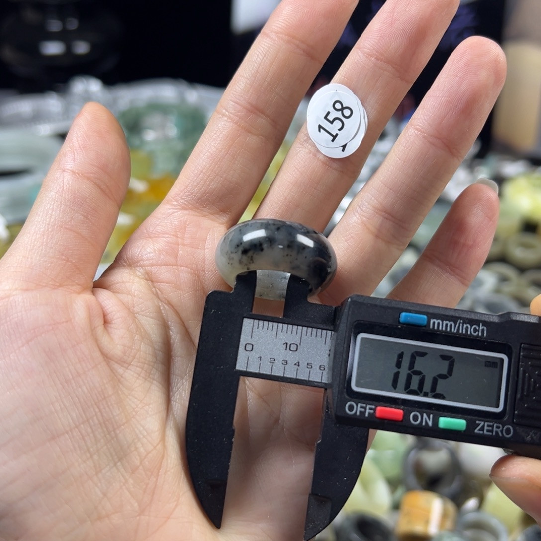 蛇纹石玉未镶嵌戒指