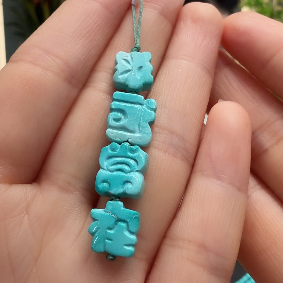 绿松石未镶嵌颈饰