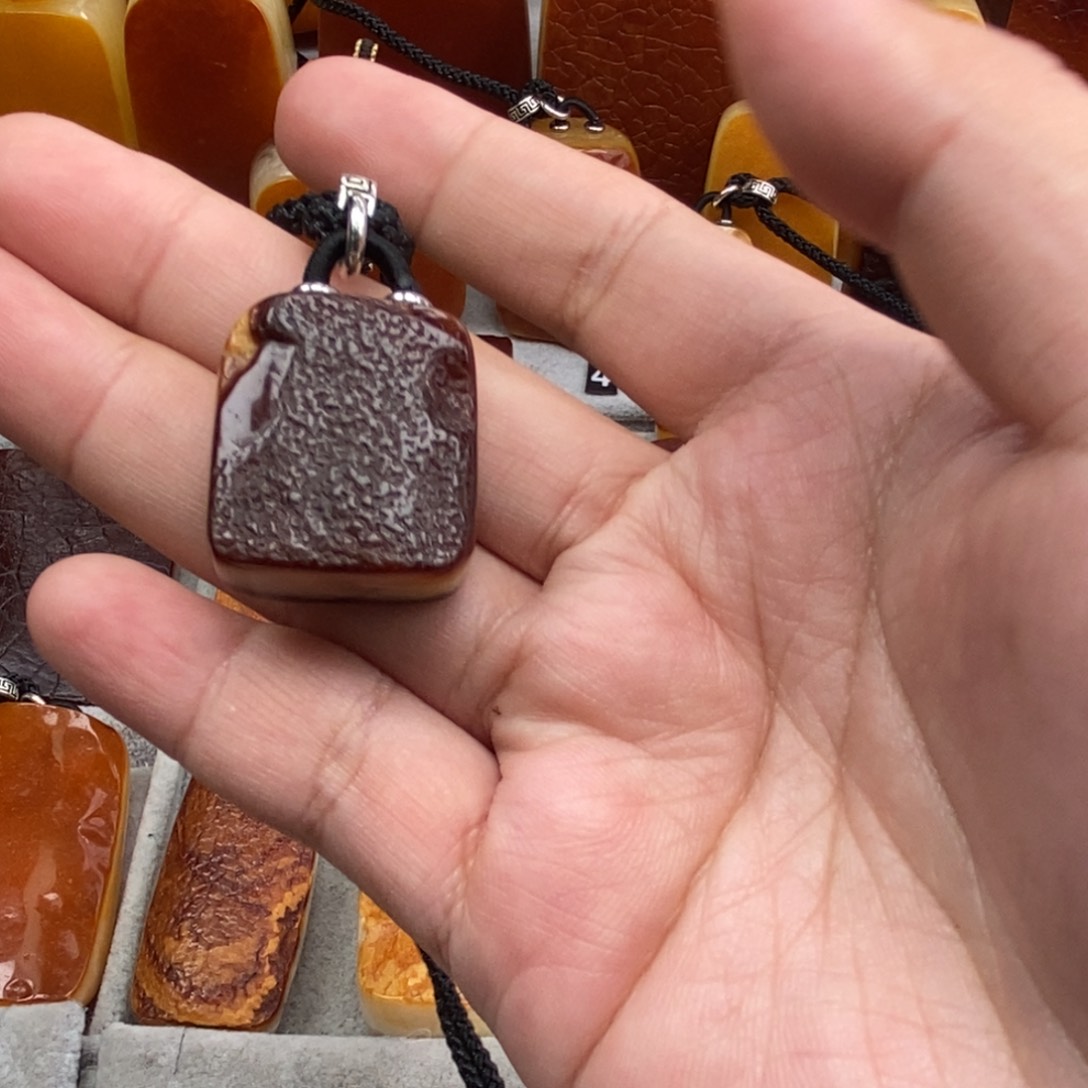 琥珀吊坠(赠链)未镶嵌