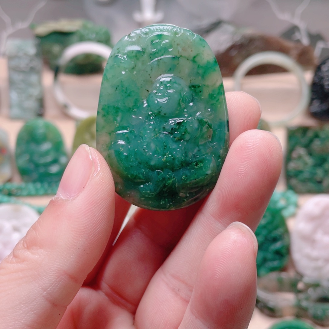 独山玉未镶嵌颈饰