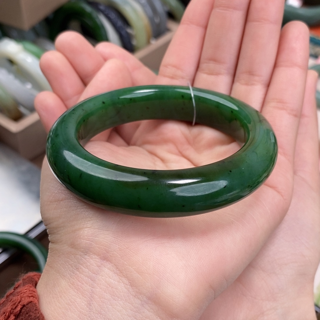 玲***和田玉未镶嵌手镯